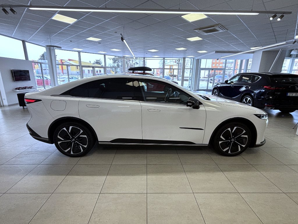 Mazda 6e