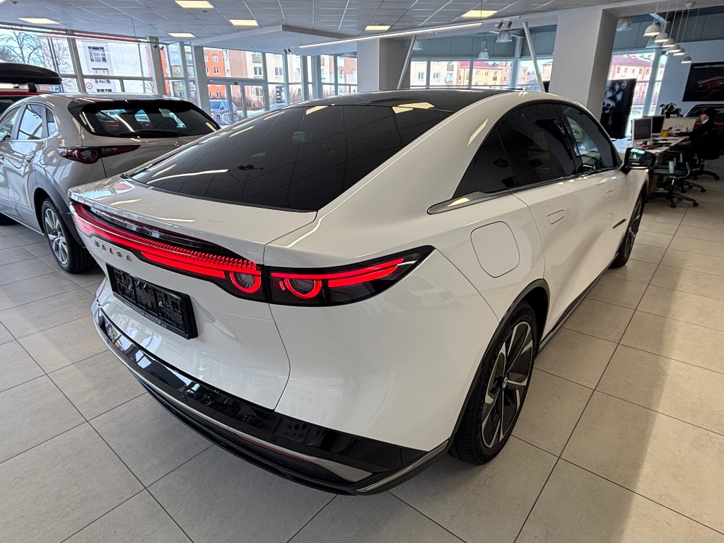 Mazda 6e