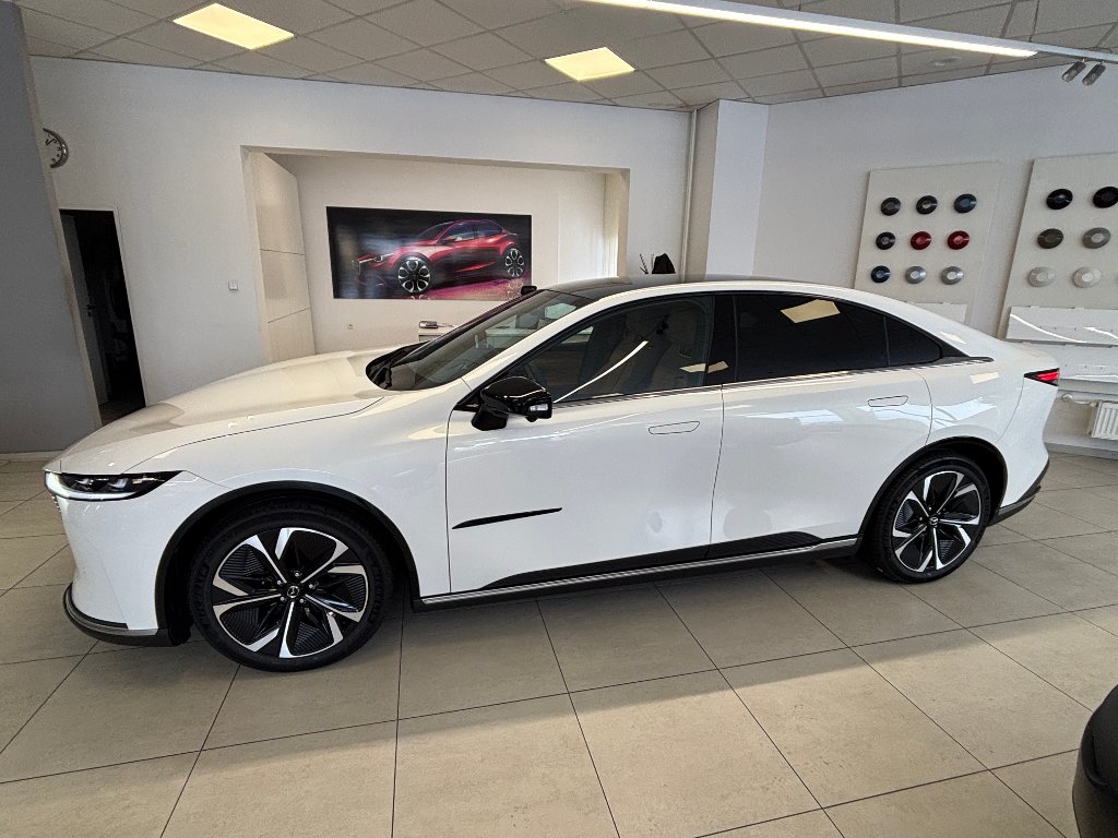 Mazda 6e